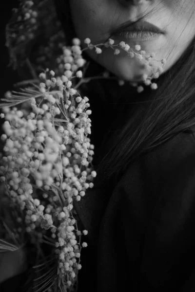 Cesedin Detayları Bitkinin Dalı Bulanık Narin Film Siyah Beyaz Fotoğraf — Stok fotoğraf