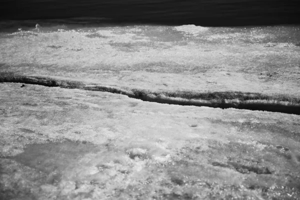 北側で氷を溶かしたり水や氷の質感をクローズアップしたり — ストック写真