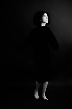 Bir esmerin dramatik ve karanlık portresi..