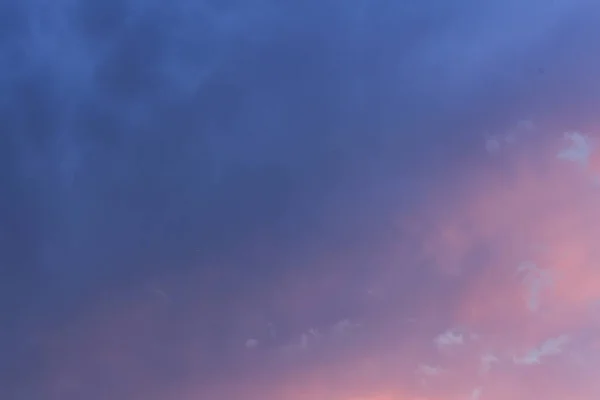 Gyönyörű Égbolt Táj Kék Rózsaszín Színekben — Stock Fotó
