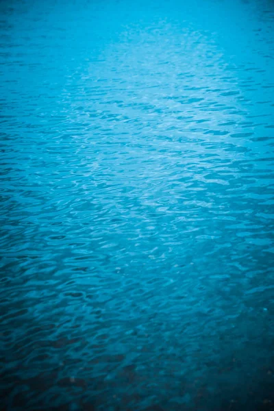 Türkisfarbene Wellen Auf Dem Wasser Wassertextur Kunst — Stockfoto