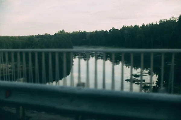 老旧的山河 流动中的水的照片 水元素的艺术景观 — 图库照片