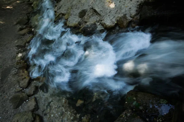 Río Montaña Furioso Foto Del Agua Movimiento Paisaje Artístico Del —  Fotos de Stock