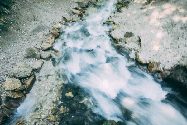 Río Montaña Furioso Foto Del Agua Movimiento Paisaje Artístico Del —  Fotos de Stock