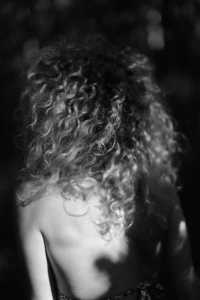 Спина Женщины Черно Белая Рамка Естественный Фон Узоры Коже — стоковое фото
