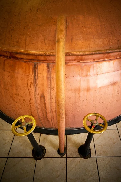 Afsluiting ventiel in de brouwerij — Stockfoto