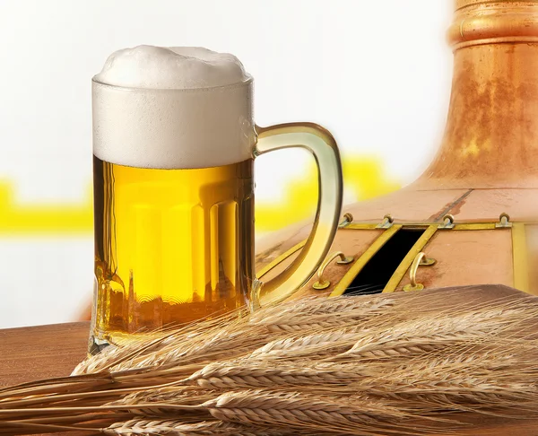 Glass of beer with barley in the brewery — Stock Photo, Image
