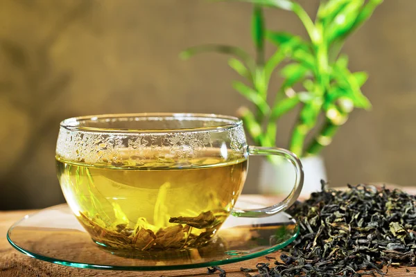  çay Kupası ve gevşek çay