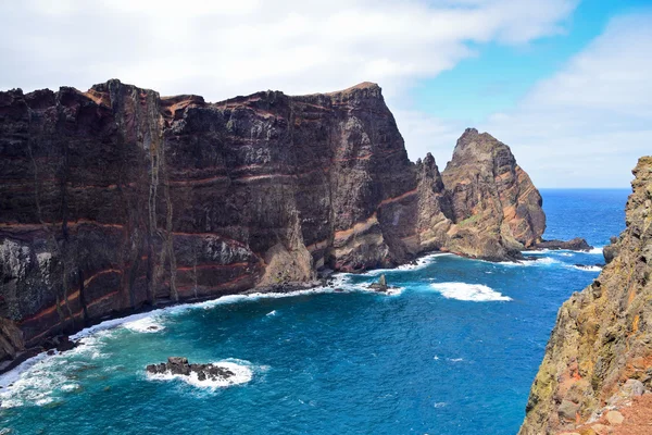 Скалы вулканического происхождения Восточного Мадейры — стоковое фото