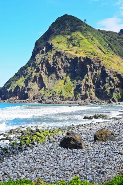 Paesaggio costiero a Madeira in primavera, Portogallo — Foto Stock