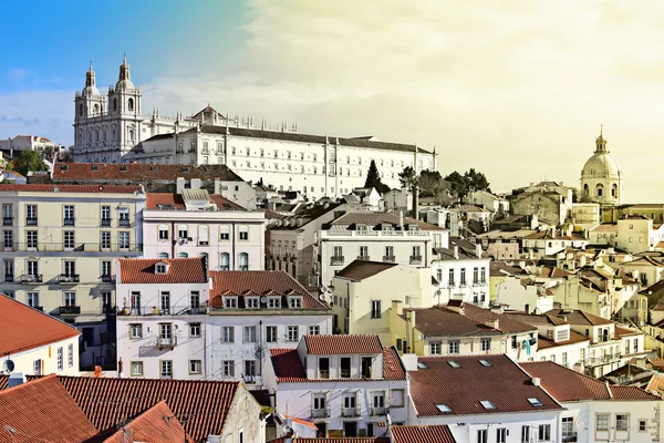 Zicht op Alfama in Lissabon ik Portugal — Stockfoto