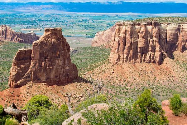 Monolitos de remolque en Colorado Monumento Nacional en Estados Unidos — Foto de Stock