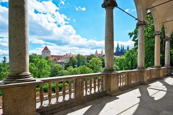 Detalhe do Cofre em Residenc de Verão com Catedral de São Vito em Praga — Fotografia de Stock