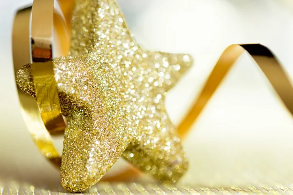 Goldener Weihnachtsstern — Stockfoto