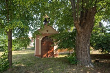 Rvenice köyündeki şapel. Çek Cumhuriyeti.