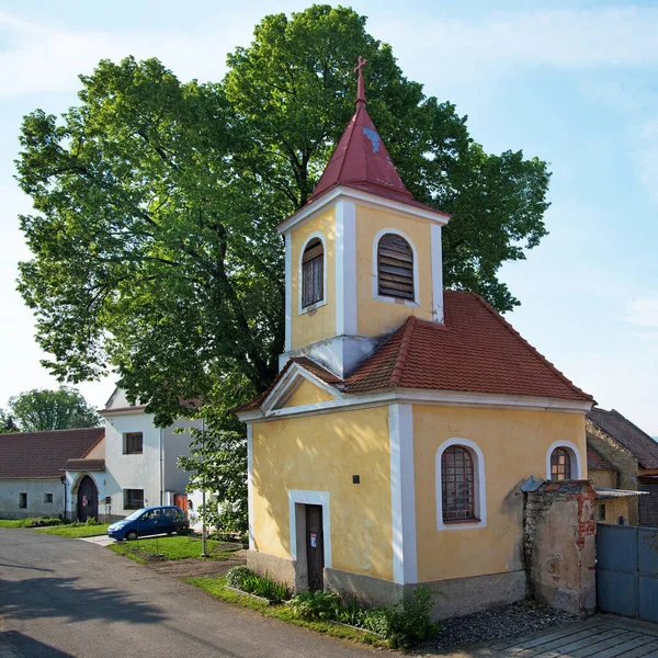 Capela Aldeia Mradice República Checa — Fotografia de Stock