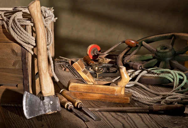 Natura morta con vecchi strumenti — Foto Stock