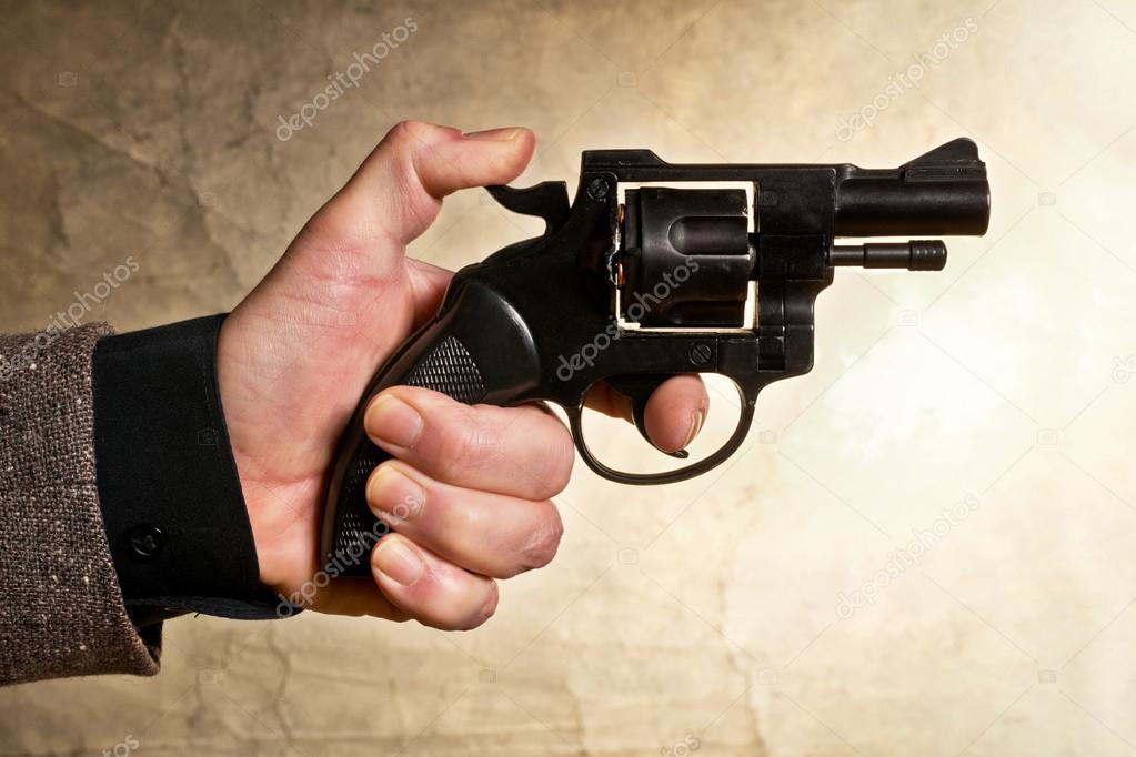 hand holding a hingun
