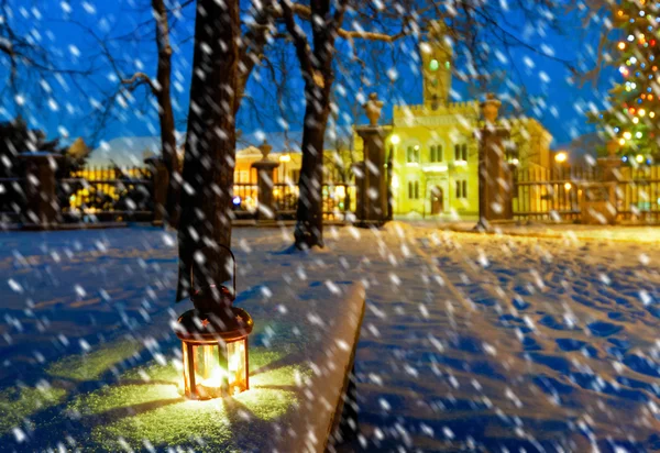 Lantern in park at night — Stock Photo, Image