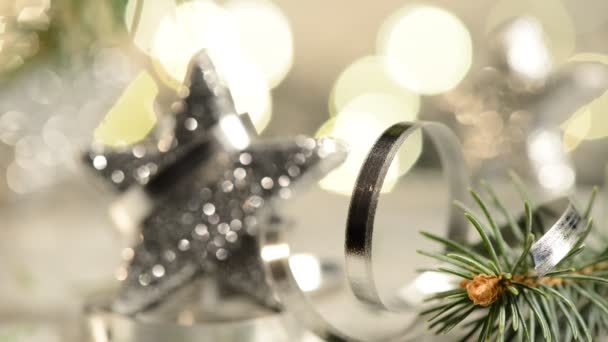 Estrellas de Navidad de plata con detalle de agujas — Vídeos de Stock