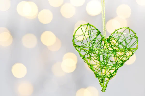 Corazón sobre el fondo blanco — Foto de Stock