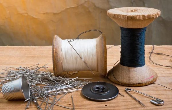 Two spools of thread — Stock Photo, Image