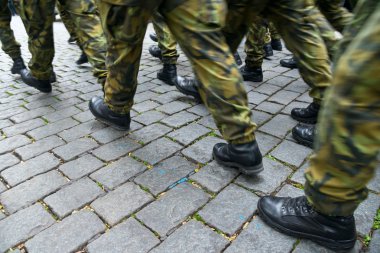 Mart askerlerin ayrıntı