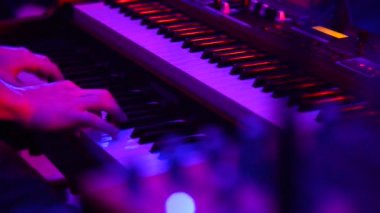 piyanist kulüp detay