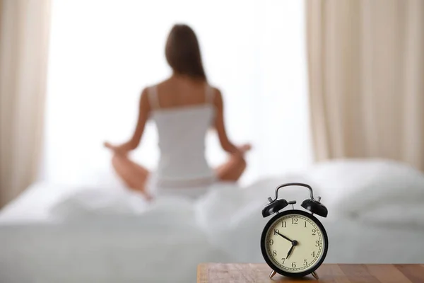 Woman Stretching Bed Wake Back View Entering Day Happy Relaxed — Stock Photo, Image