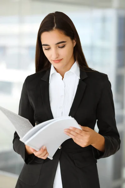 Friendly Young Businesswoman Female Student Dressed Black Suit Standing Ooking — Φωτογραφία Αρχείου