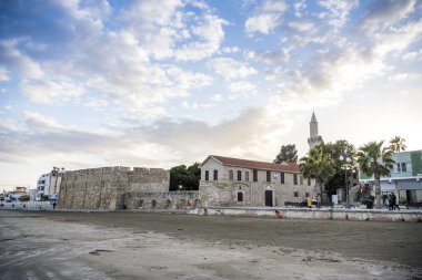 Castle ve Larnaka Beach'te güzel görünümü