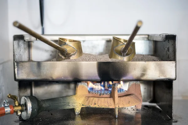 Dos ollas lindas para preparar café turco — Foto de Stock