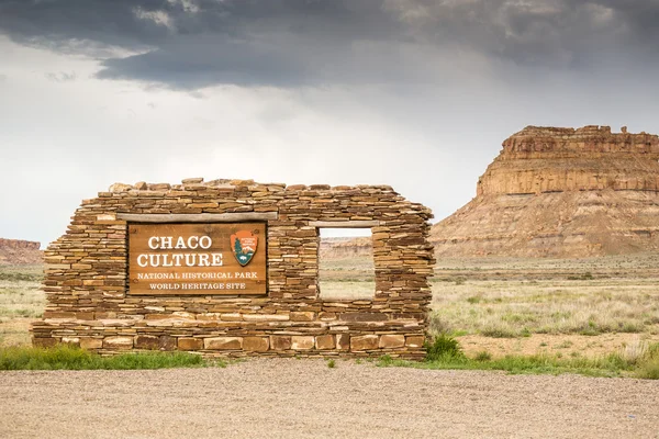 Chaco culture nationalpark welcomig zeichen — Stockfoto