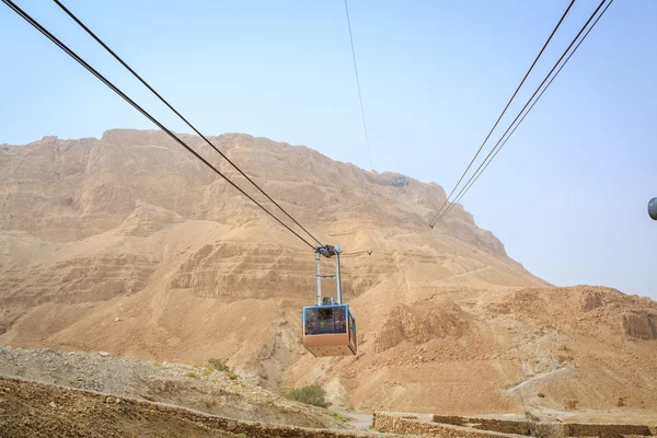 Teleférico indo para a famosa Masada, Região do Mar Morto — Fotografia de Stock