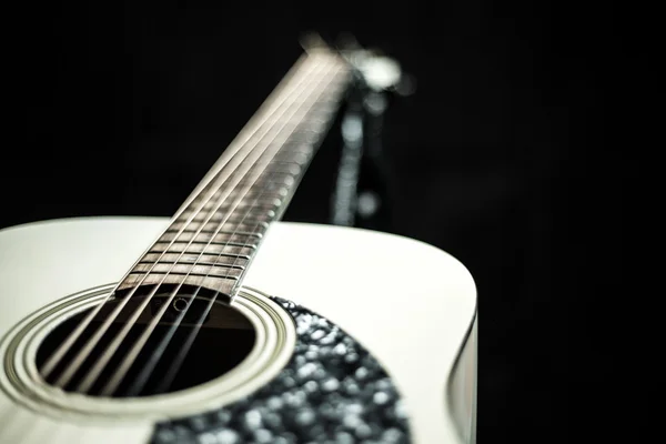 Vacker akustisk gitarr — Stockfoto