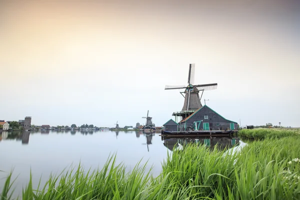 Old, wooden windmills in The Netherlands — Stock Photo, Image