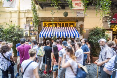  Gino Sorbillo Pizzeria, Naples, İtalya