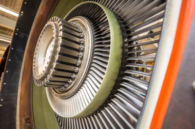 Bir uçak motoru bıçakları