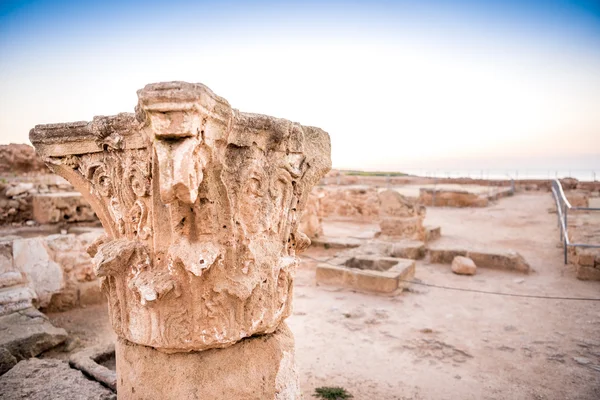 Colunas antigas no Parque Arqueológico de Paphos, Chipre — Fotografia de Stock