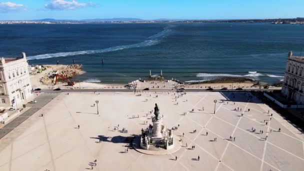 Famous square by Tagus river bank called Praca do Comercio, Lisbon, capital city of Portugal, Europe — Αρχείο Βίντεο