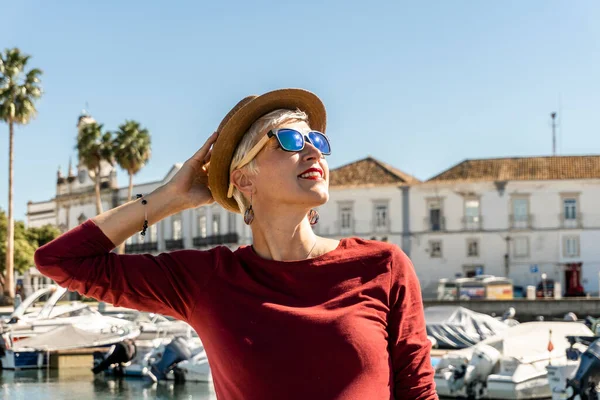 Woman Enjoying Sunny Day City Center Faro Algarve Portugal — 스톡 사진