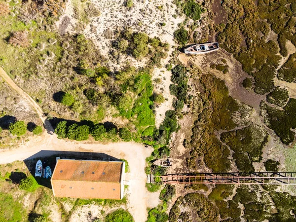 家や桟橋とリアFormosa自然公園の空中ビューオレオ アルガルヴェ ポルトガル — ストック写真
