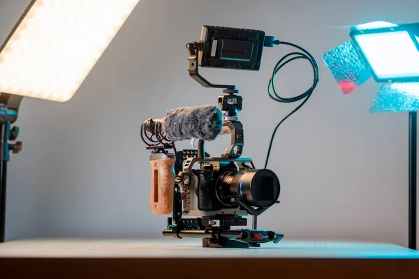Câmera Quadro Completo Com Monitor Externo Microfone Equipamento Fabricação Filmes — Fotografia de Stock