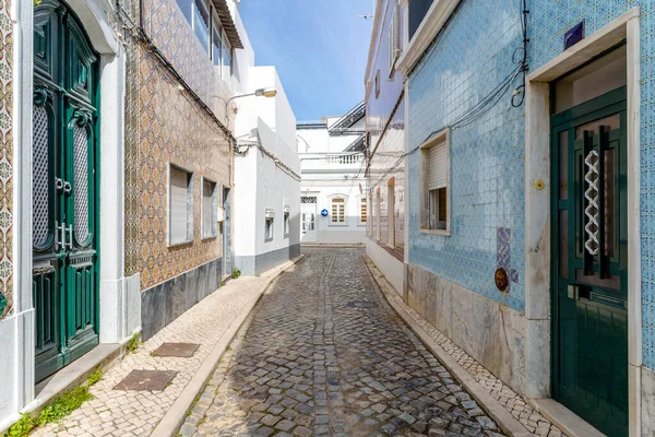 Calle Estrecha Con Casas Pescadores Tradicionales Olhao Algarve Portugal —  Fotos de Stock