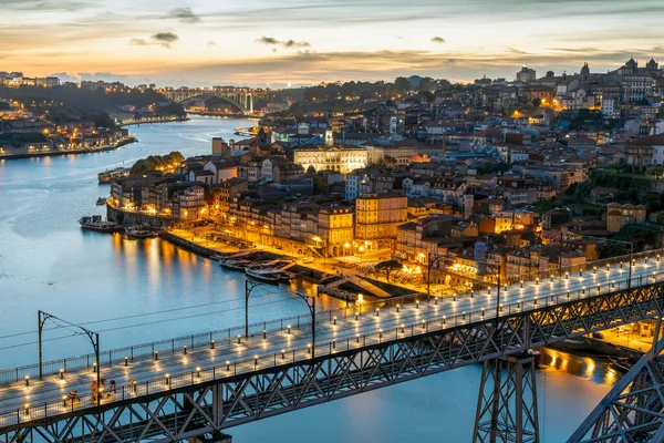 Skyline Histórica Ciudad Oporto Con Famoso Puente Por Noche Portugal —  Fotos de Stock