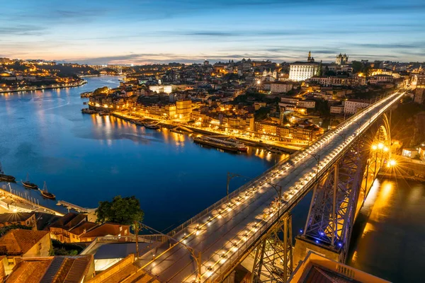 Skyline Den Historiske Porto Med Berømte Bro Natten Portugal - Stock-foto