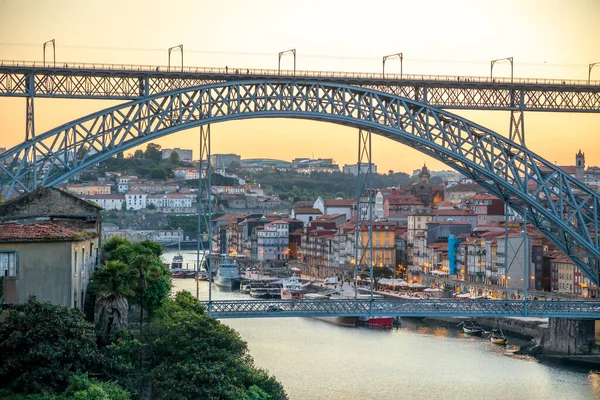 Paisaje Urbano Histórica Ciudad Oporto Con Famoso Puente Portugal —  Fotos de Stock