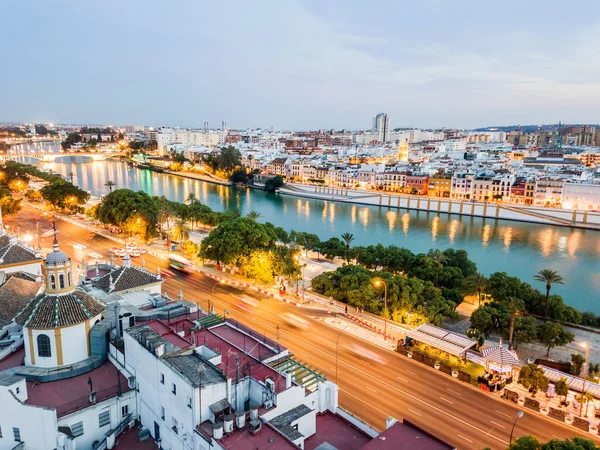 Vista Aérea Parte Histórica Con Río Sevilla Por Noche España —  Fotos de Stock