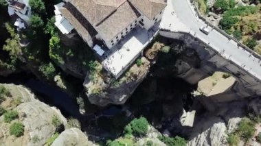 İspanya, Endülüs 'ün Ronda kentindeki güzel vadi, köprü ve mimari