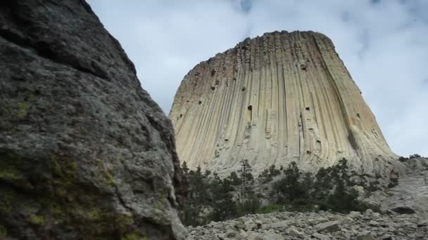 Het devils tower national monument — Stockvideo